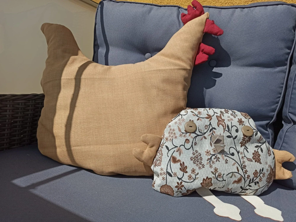 Cestovní polštář nebo velikonoční dekorace