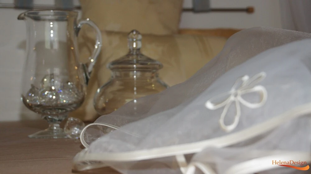 Napron - ubrus z průhledné látky