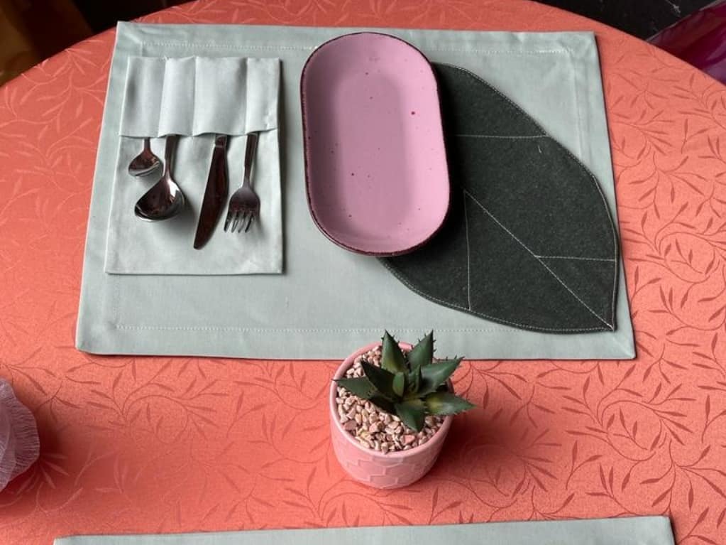 Hotelová kapsa, pouzdro na příbory 