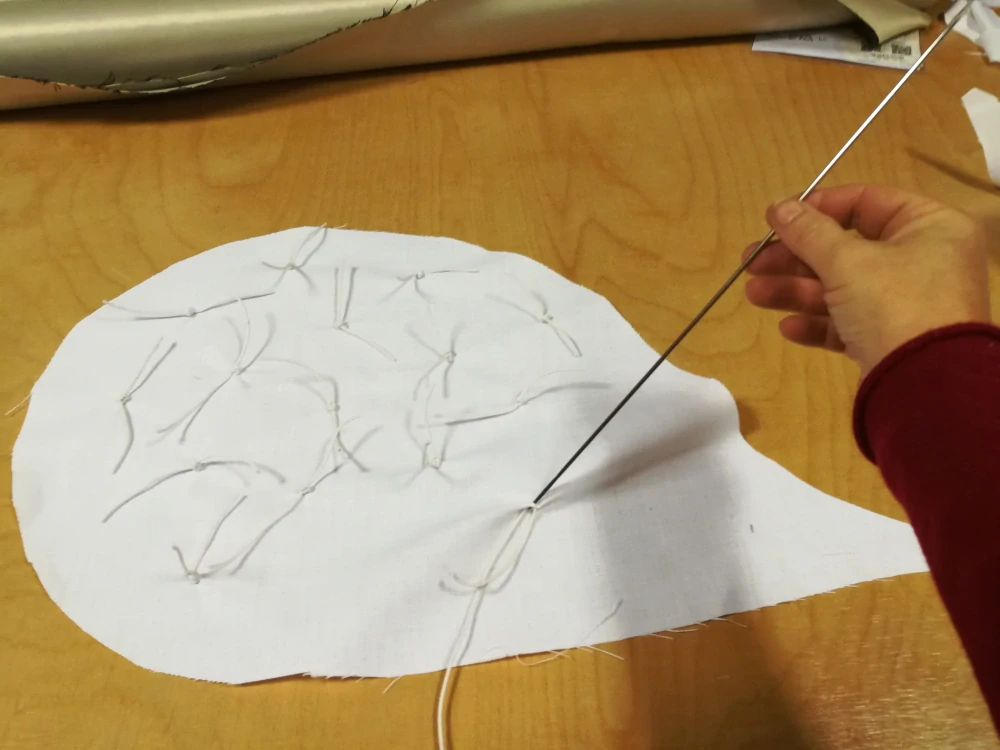 Zbytky látek na šití drobných dekorací