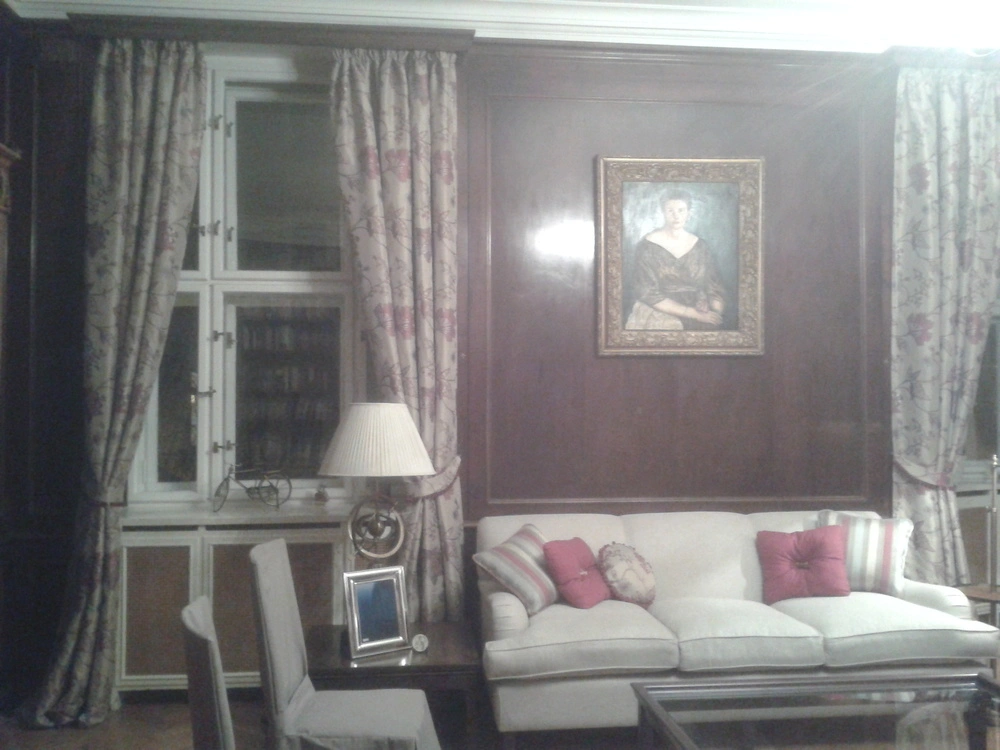 Dekorační polštář s ozdobným krajem