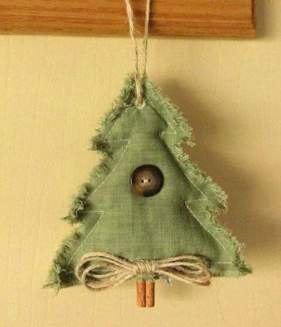 Zbytky látek na šití drobných dekorací